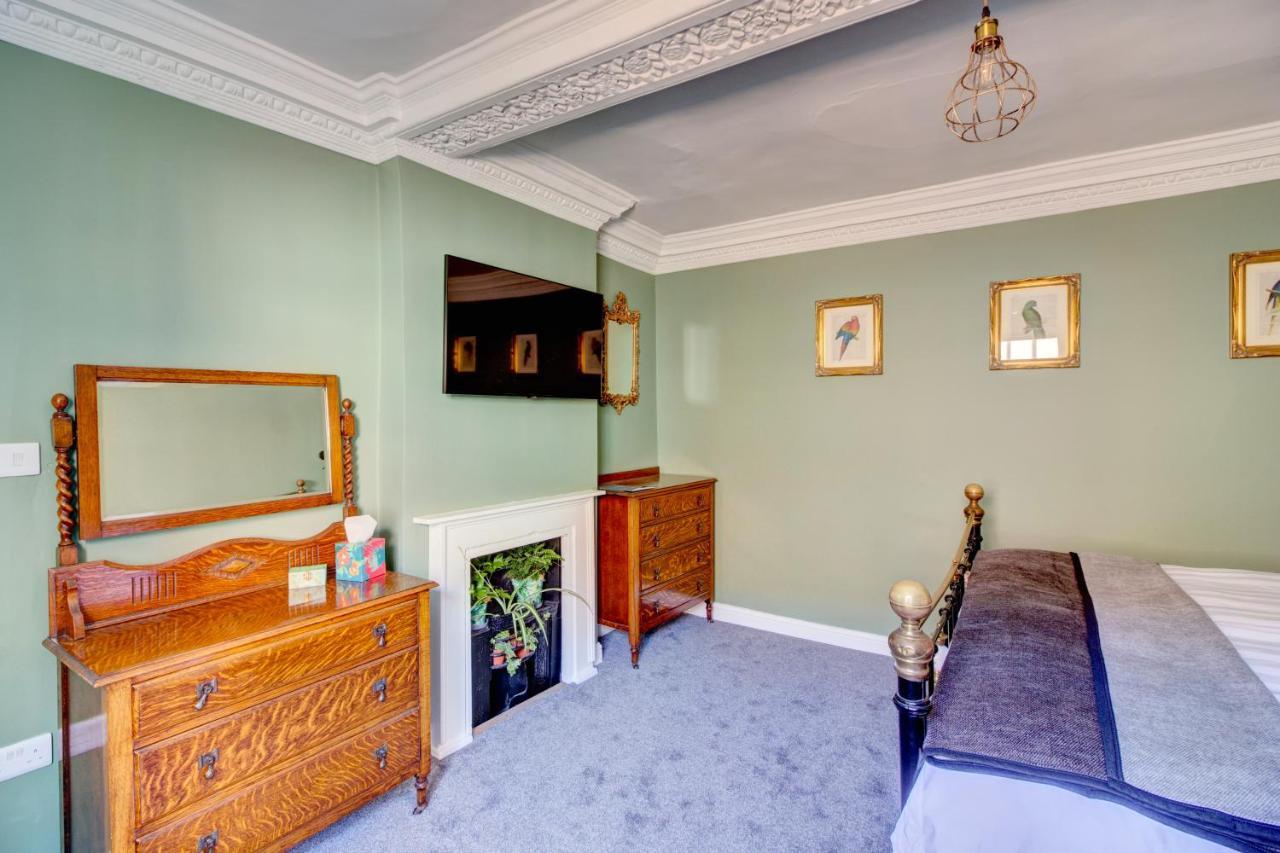 Green Parrot House Bed and Breakfast Devizes Exterior foto